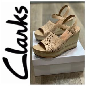 🟪Clark’s Wedge Leather Sandal in Blush